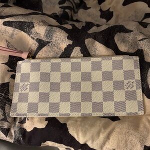 LV wristlet